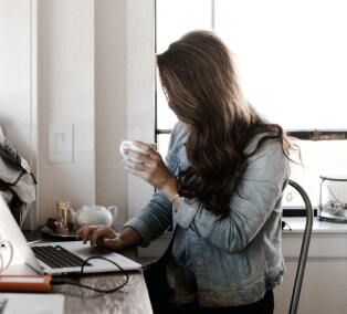 woman drinking coffee